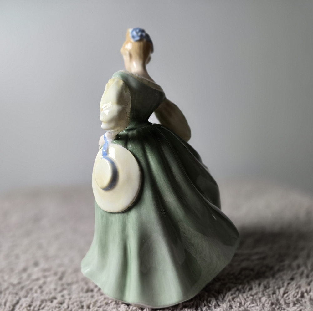 Royal Doulton Fair Lady Figurine Bone China England - Picture 5 of 12